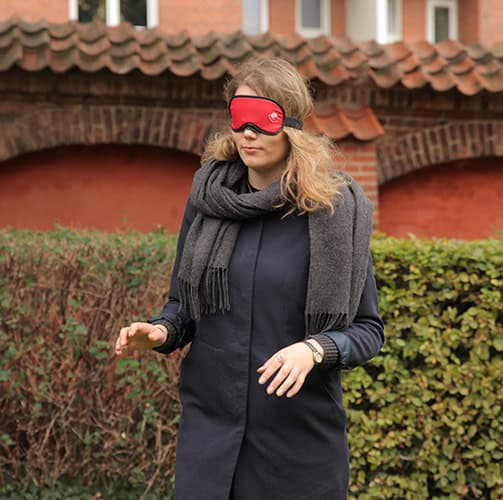 Red polyester mask